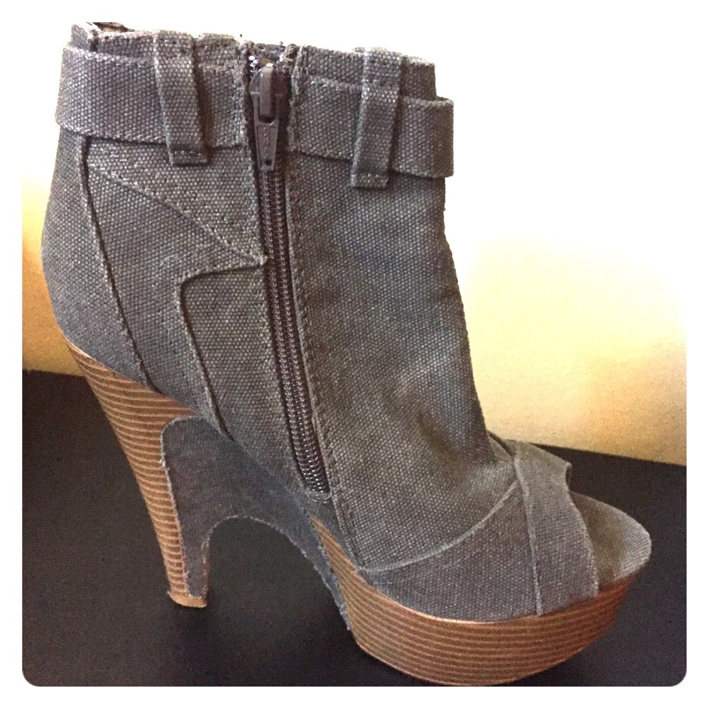 JOMAX Canvas Wedge Bootie